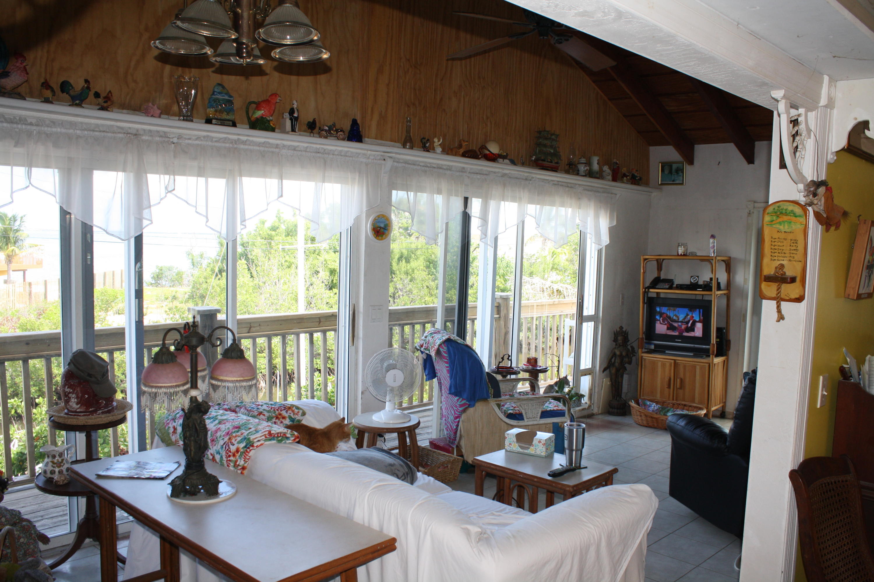 943 Indies Road Summerland Key, FL 33042 - Photo 8 of 16 IMG_7978