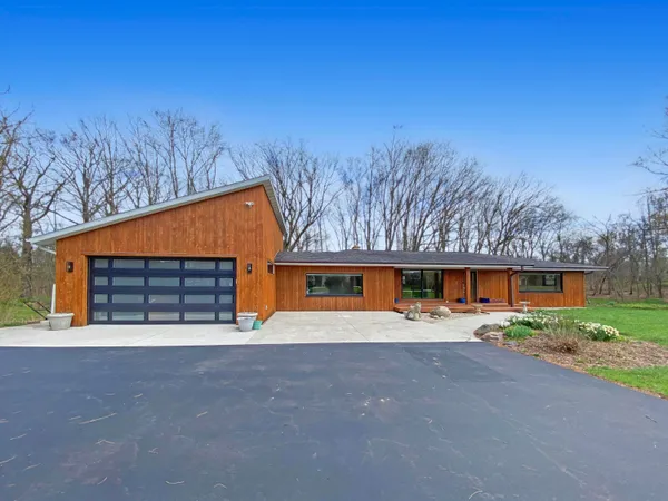 $749,900 | 1311 41st Avenue, Somers, WI 53144