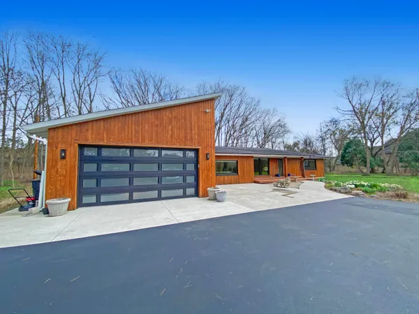 $749,900 | 1311 41st Avenue, Somers, WI 53144