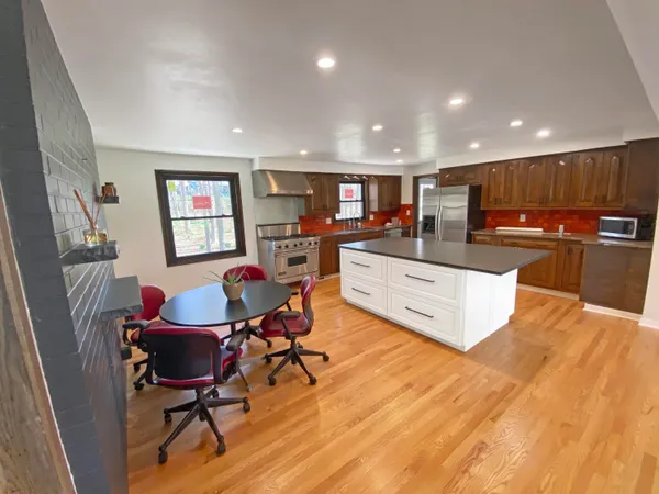 $749,900 | 1311 41st Avenue, Somers, WI 53144