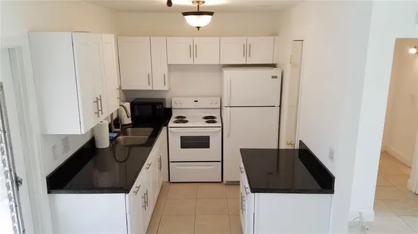 $1,750 | 2734 Fillmore Street, Unit 3E, Hollywood, FL 33020
