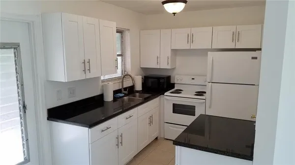 $1,750 | 2734 Fillmore Street, Unit 3E, Hollywood, FL 33020