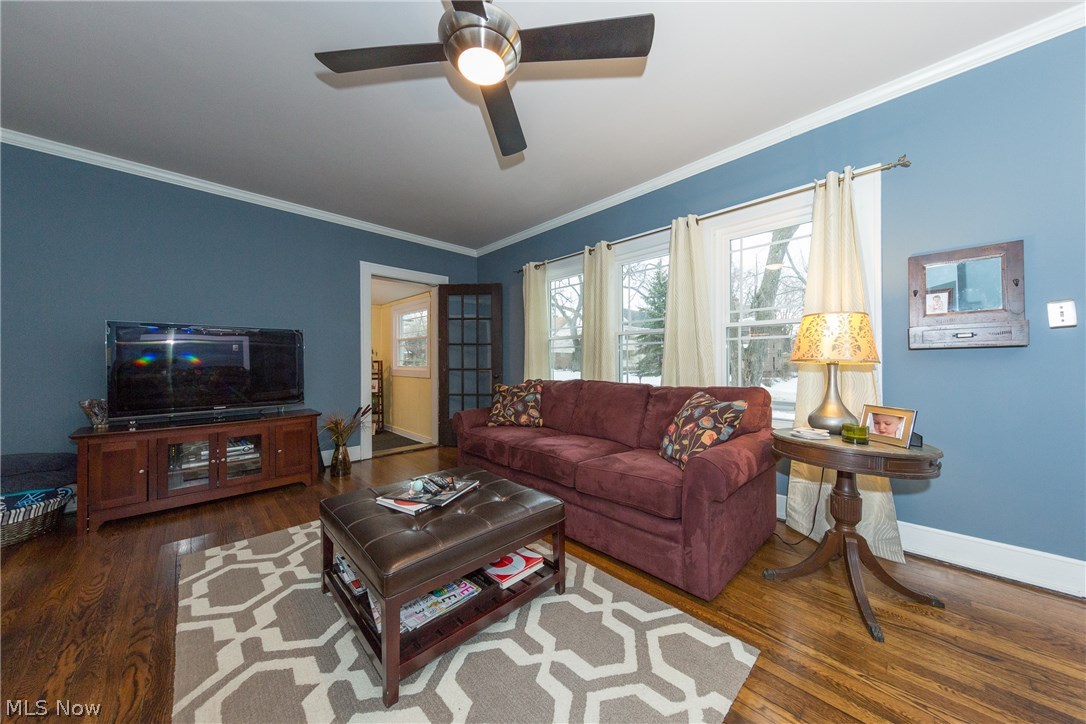 3383 Clarendon Road Cleveland, OH 44118 - Photo 3 of 33 Gallery Image 3