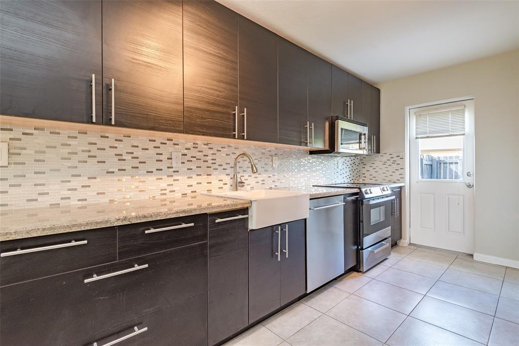 101 Southwest 2nd Avenue Boca Raton, FL 33432 - Photo 15 of 39 Kitchen