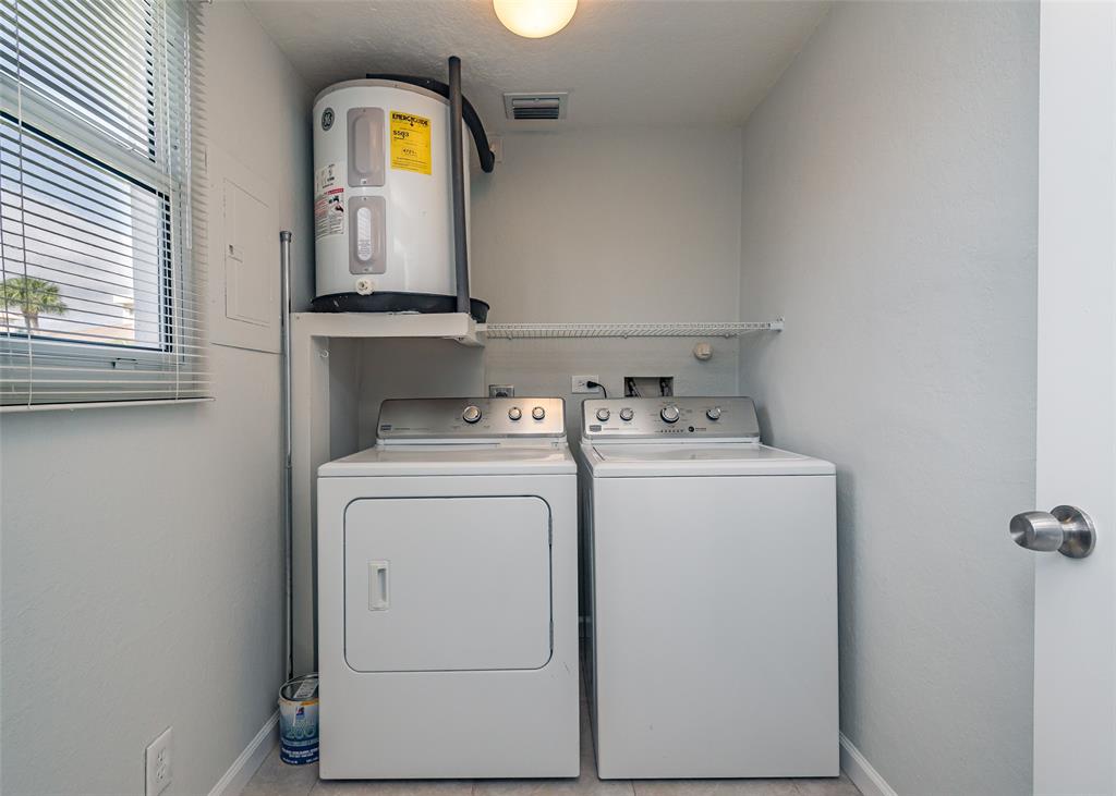 101 Southwest 2nd Avenue Boca Raton, FL 33432 - Photo 19 of 39 Inside Laundry