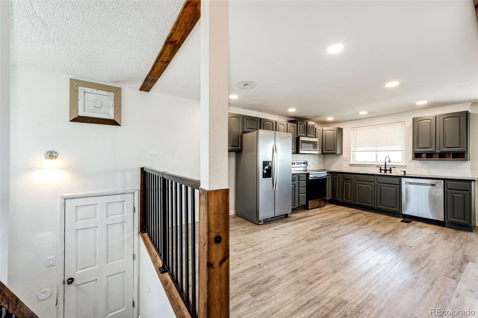 625 Madison Way Bennett, CO 80102 - Photo 5 of 40