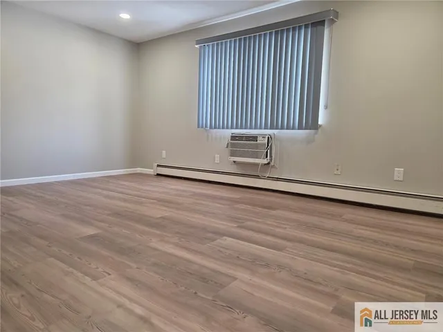 $2,500 | 645 Cricket Lane, Woodbridge, NJ 07095