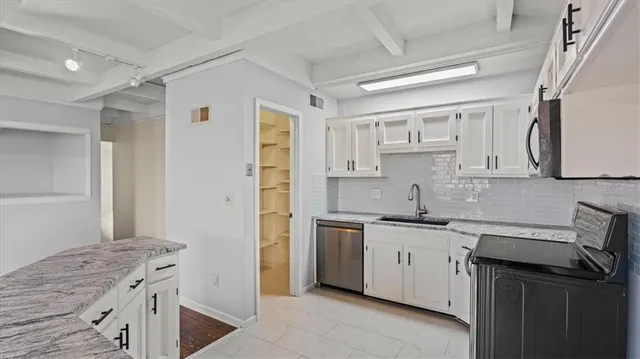 $365,000 | 4716 Fontana Street, Roeland Park, KS 66205