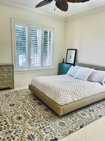 a car parked in front of a building