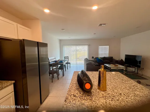 $1,800 | 3298 Penny Cove Drive, Jacksonville, FL 32218