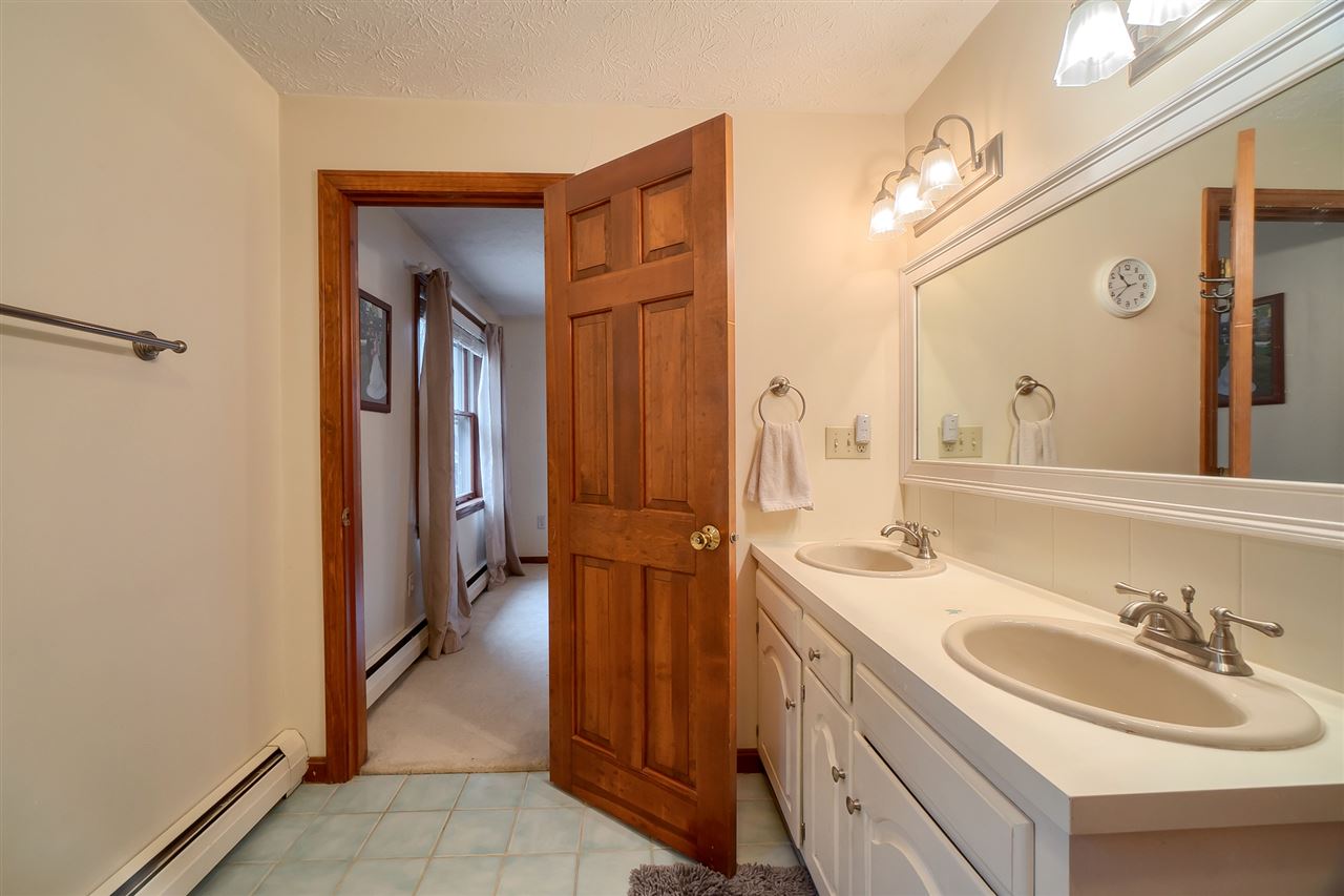 72 Marblehead Road Windham, NH 03087 - Photo 23 of 32