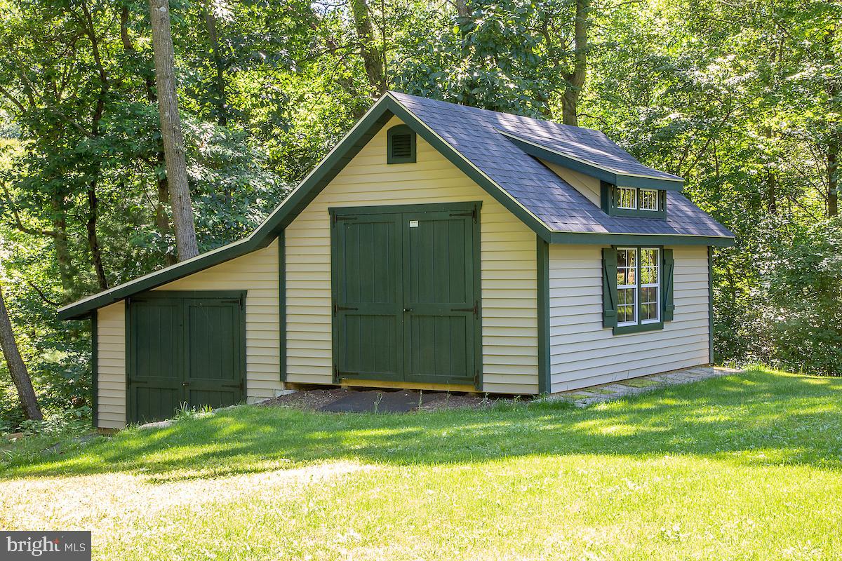 140 Creek Road Christiana, PA 17509 - Photo 19 of 24 Insulated, small barn