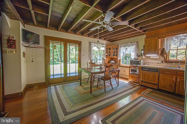 Wide plank hardwood floors