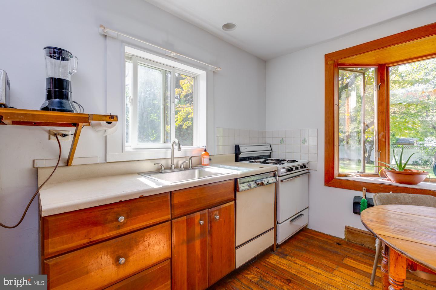 320 North Stanwick Road Moorestown, NJ 08057 - Photo 15 of 34