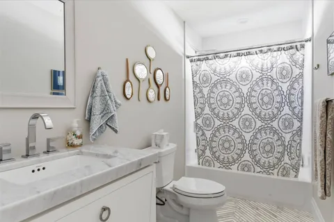 $5,349,000 | 4 Post Lane, Quogue, NY 11959