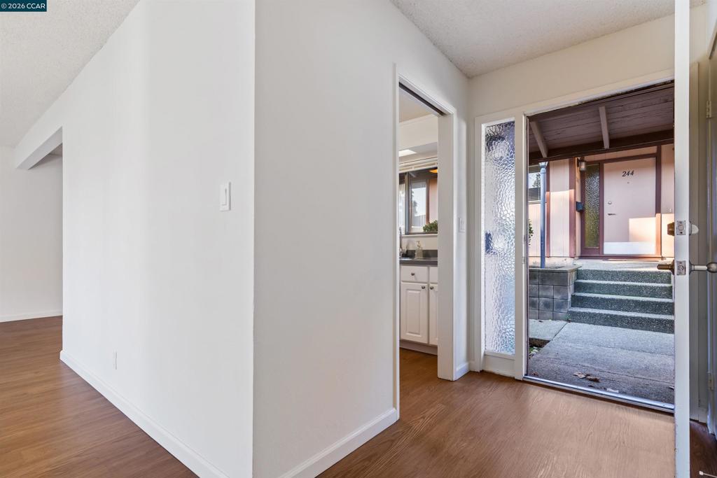 238 Camelback Road Pleasant Hill, CA 94523 - Photo 15 of 36 240 - Entryway