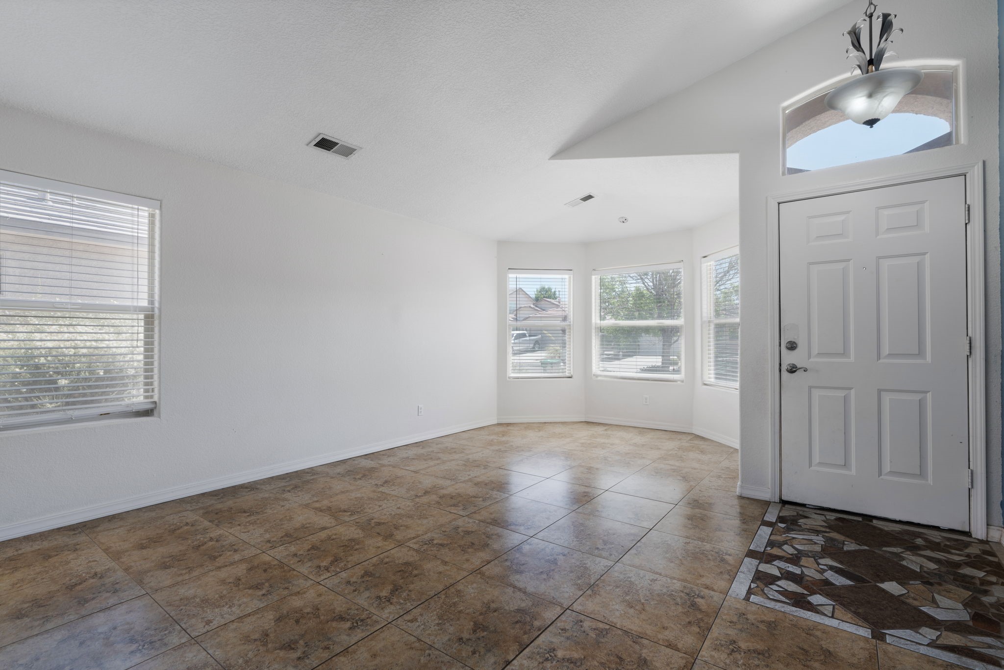 2100 Violeta Circle Southeast Rio Rancho, NM 87124 - Photo 7 of 35