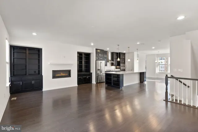 $799,000 | 13650 Air And Space Museum Parkway, Herndon, VA 20171