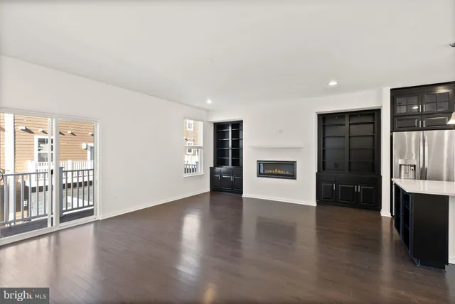 $799,000 | 13650 Air And Space Museum Parkway, Herndon, VA 20171