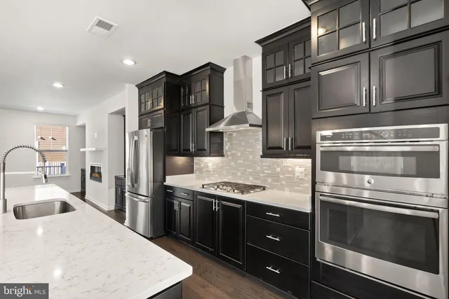 $799,000 | 13650 Air And Space Museum Parkway, Herndon, VA 20171