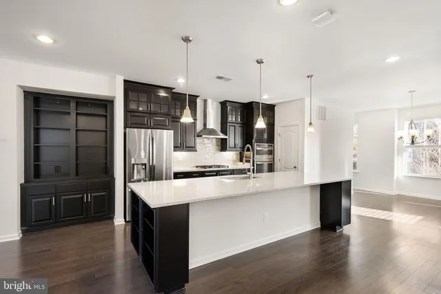 $799,000 | 13650 Air And Space Museum Parkway, Herndon, VA 20171