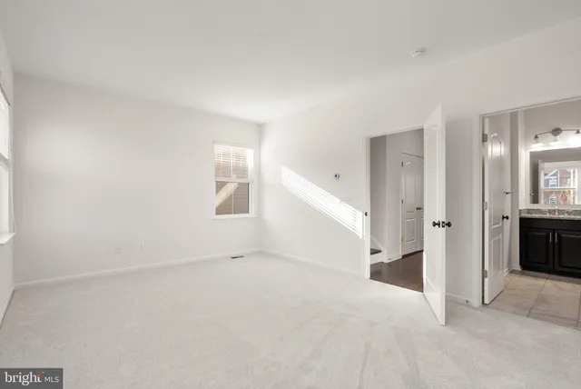 $799,000 | 13650 Air And Space Museum Parkway, Herndon, VA 20171