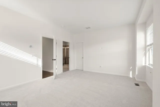 $799,000 | 13650 Air And Space Museum Parkway, Herndon, VA 20171