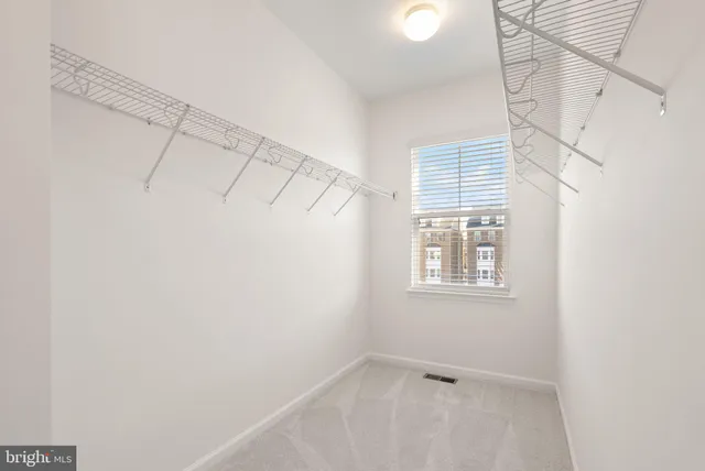 $799,000 | 13650 Air And Space Museum Parkway, Herndon, VA 20171