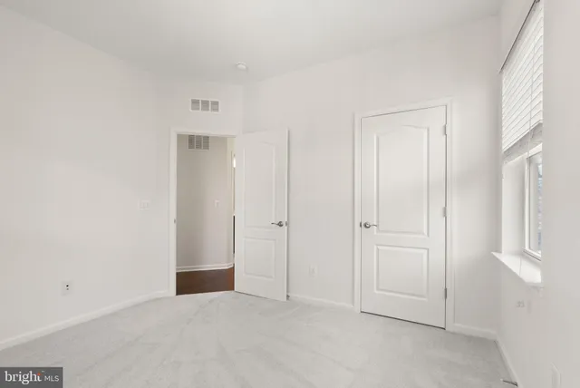 $799,000 | 13650 Air And Space Museum Parkway, Herndon, VA 20171