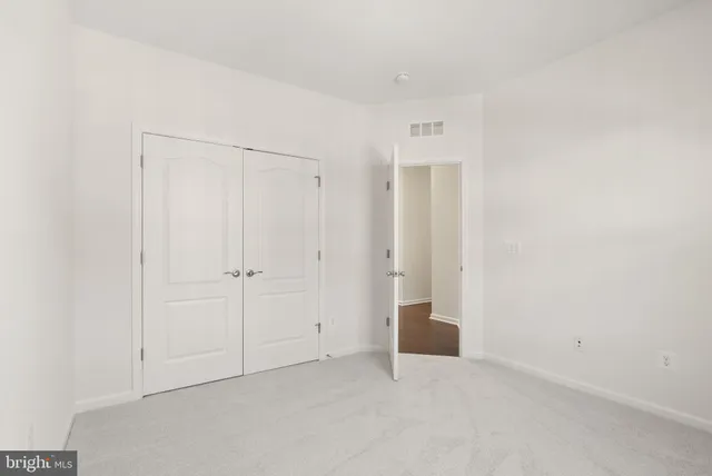 $799,000 | 13650 Air And Space Museum Parkway, Herndon, VA 20171