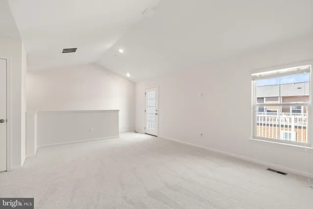 $799,000 | 13650 Air And Space Museum Parkway, Herndon, VA 20171