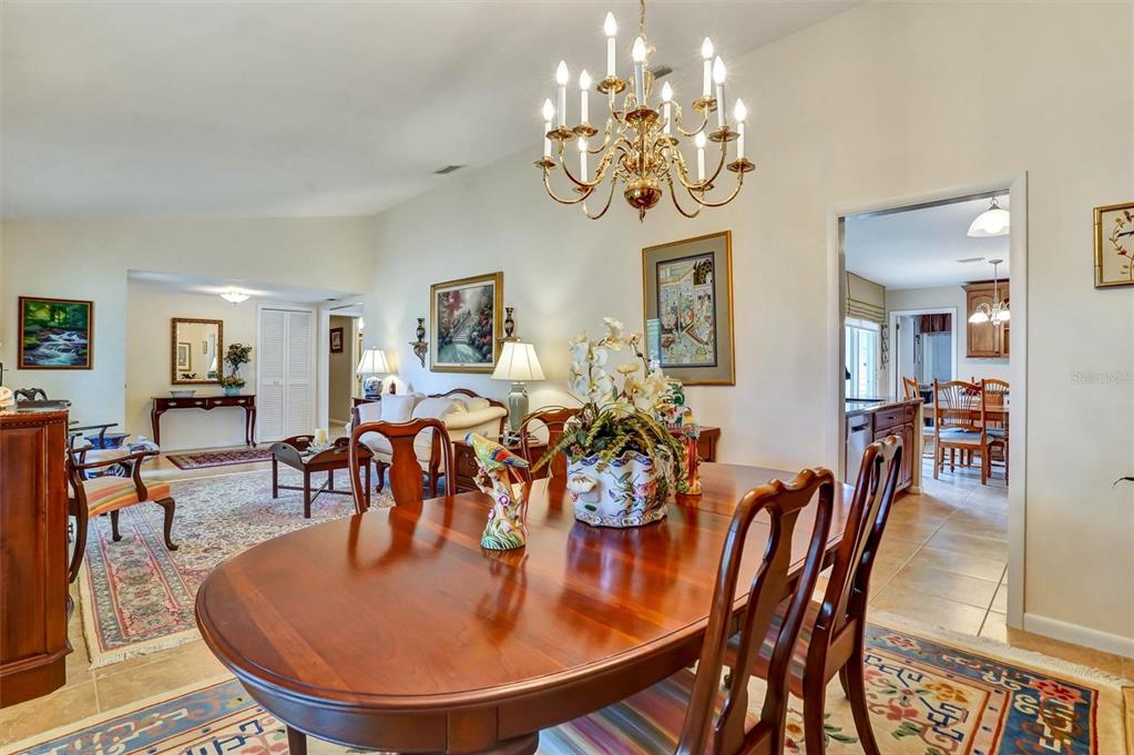 11816 Lipsey Road Tampa, FL 33618 - Photo 9 of 50