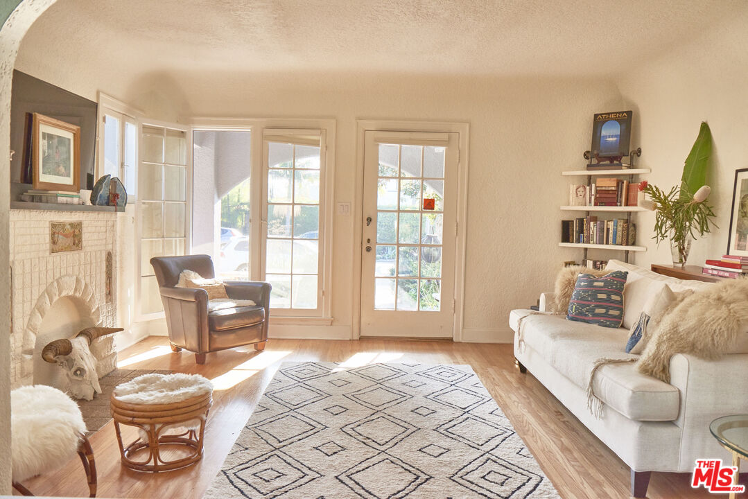 1101 Palms Boulevard Venice, CA 90291 - Photo 2 of 39