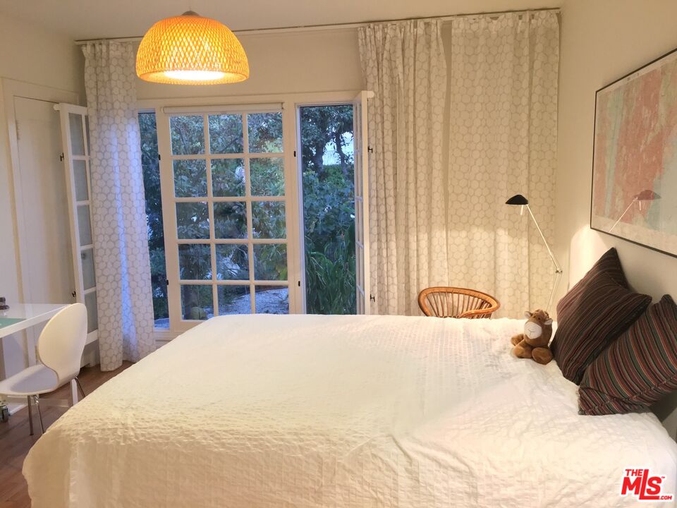 1101 Palms Boulevard Venice, CA 90291 - Photo 14 of 39