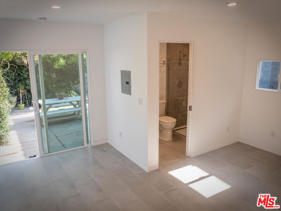1101 Palms Boulevard Venice, CA 90291 - Photo 27 of 39