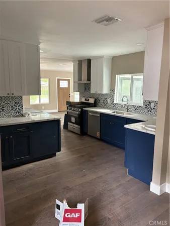 $1,199,999 | 2715 Petaluma Avenue, Long Beach, CA 90815