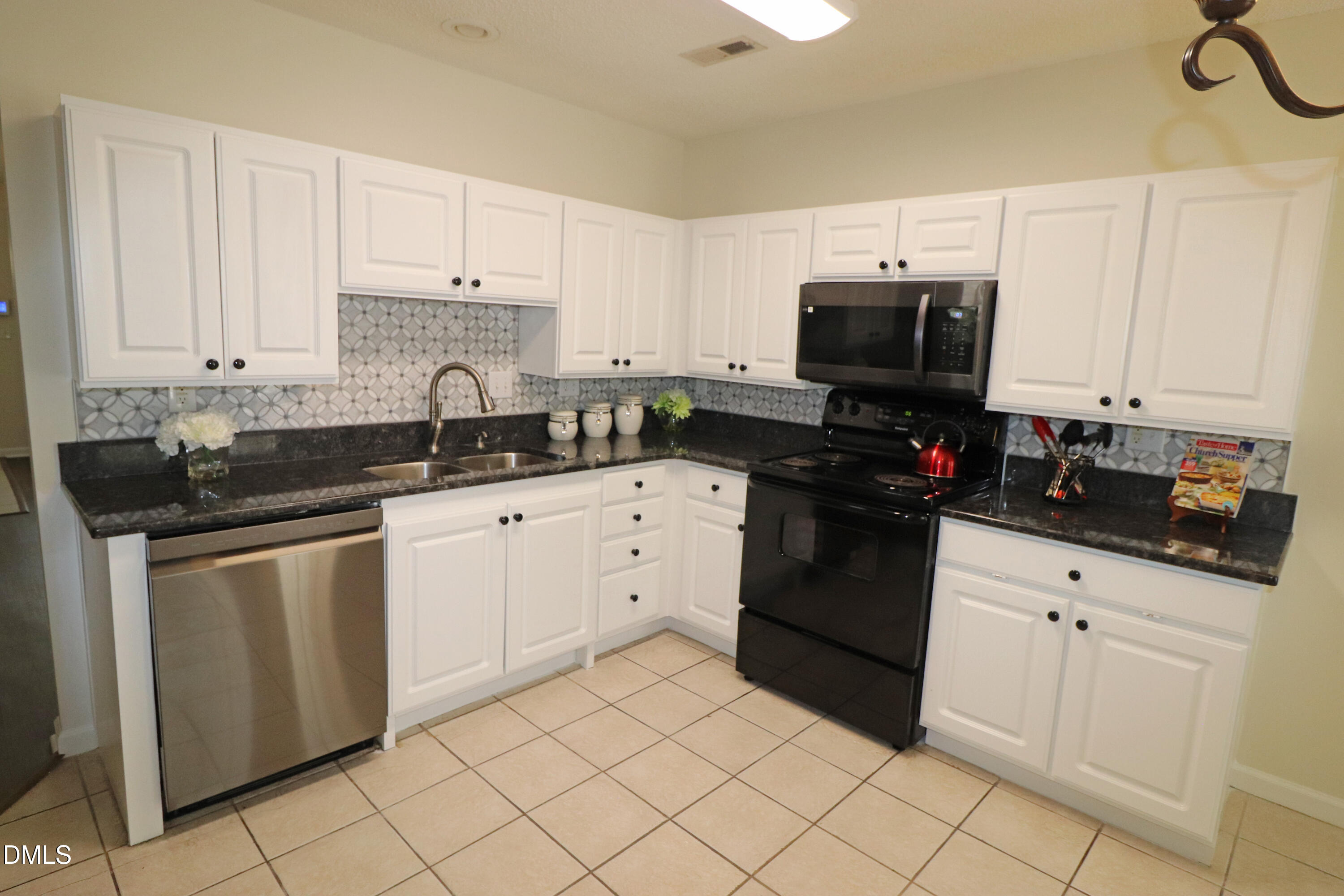 11351 Involute Place, Unit 103 Raleigh, NC 27617 - Photo 8 of 45 Granite Counters in Kitchen