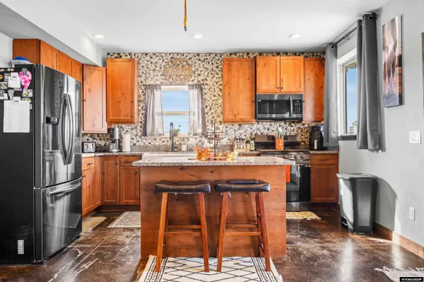 $675,000 | 84 Deer Run Road, Gillette, WY 82716