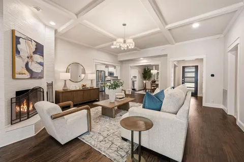 $800,000 | 6931 Brentfield Drive, Dallas, TX 75248