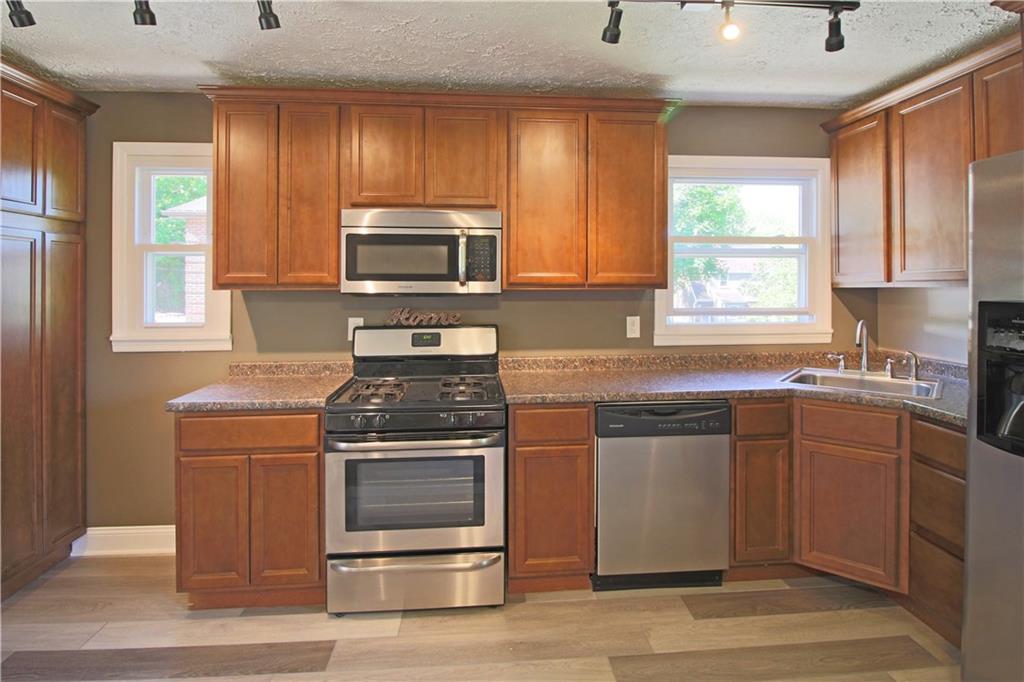 5405 Verona Road Verona, PA 15147 - Photo 4 of 22