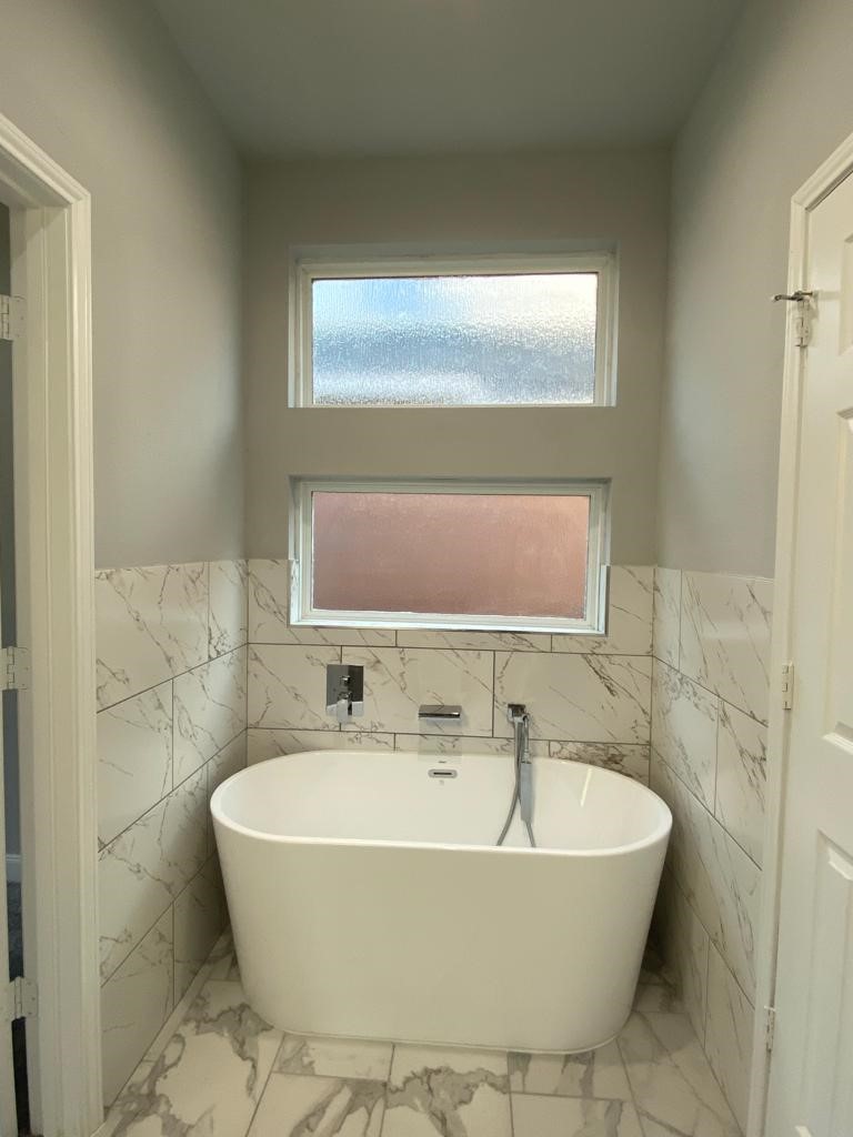 7655 Ameswood Road Houston, TX 77095 - Photo 11 of 23 Primary Bathroom