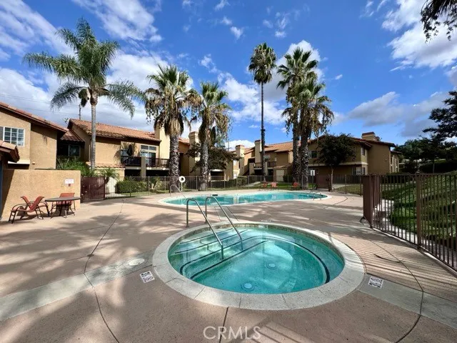 $2,095 | 42140 Lyndie Lane, Unit 24, Temecula, CA 92591