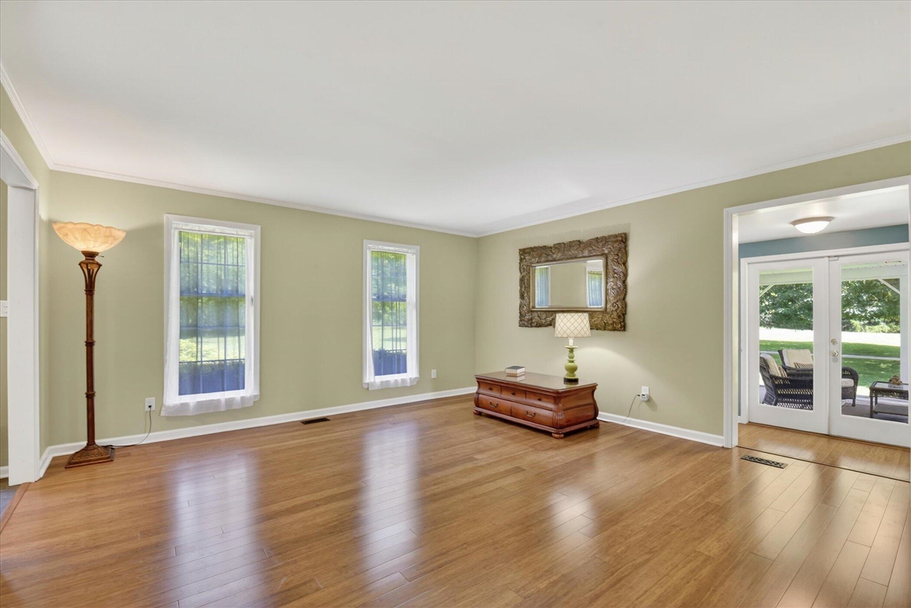 48377 Gyde Road Canton, MI 48187 - Photo 9 of 96