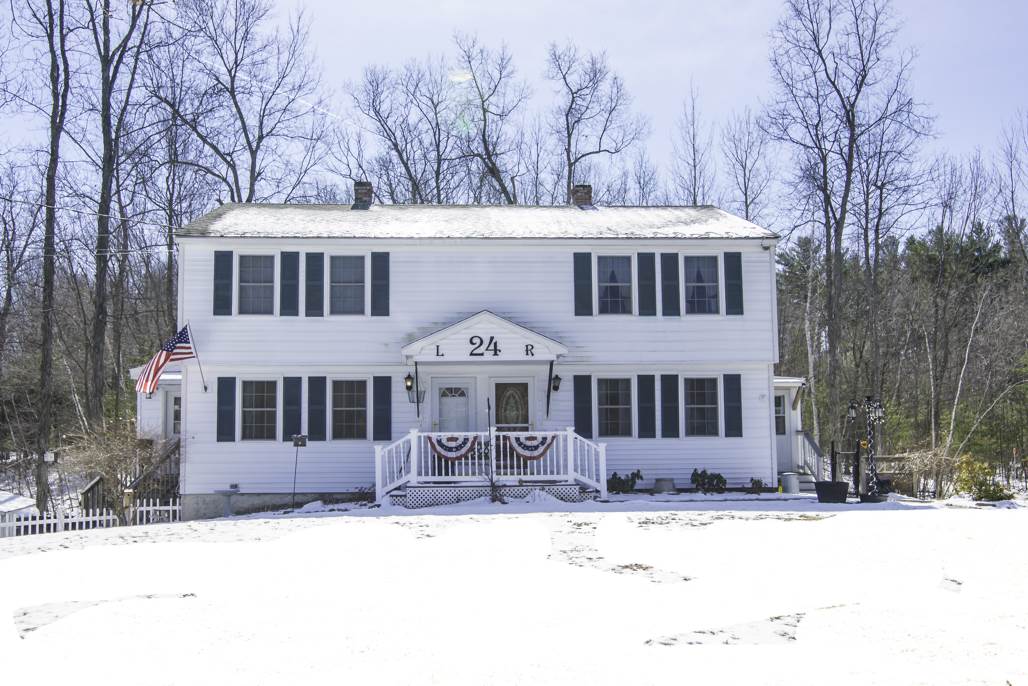 24 R Juniper Road Derry, NH 03038 - Photo 1 of 15