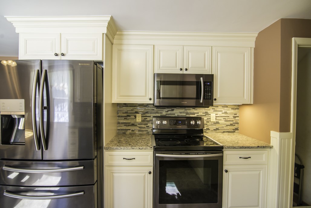 24 R Juniper Road Derry, NH 03038 - Photo 5 of 15