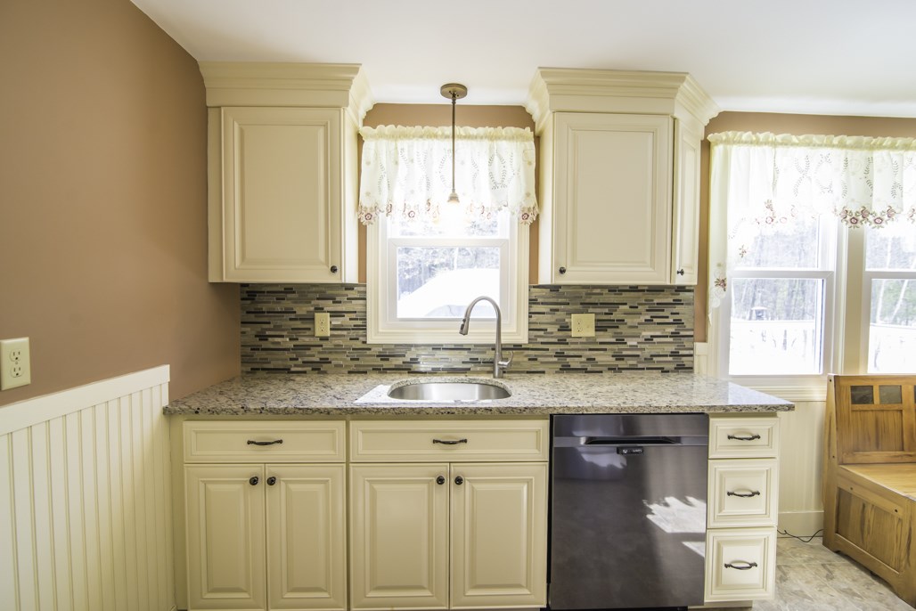 24 R Juniper Road Derry, NH 03038 - Photo 6 of 15