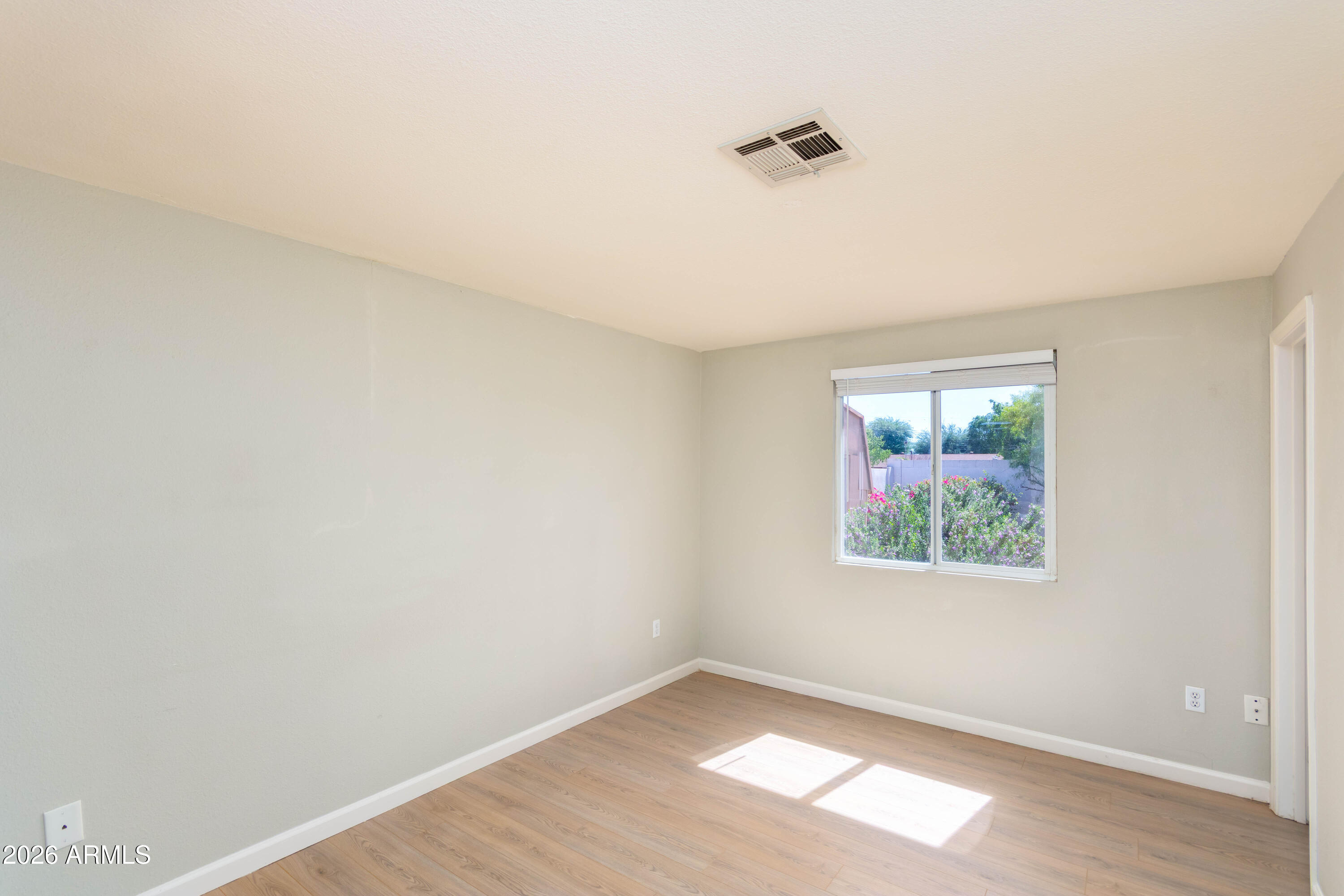 3525 East Hearn Road Phoenix, AZ 85032 - Photo 13 of 17 Hearn-13