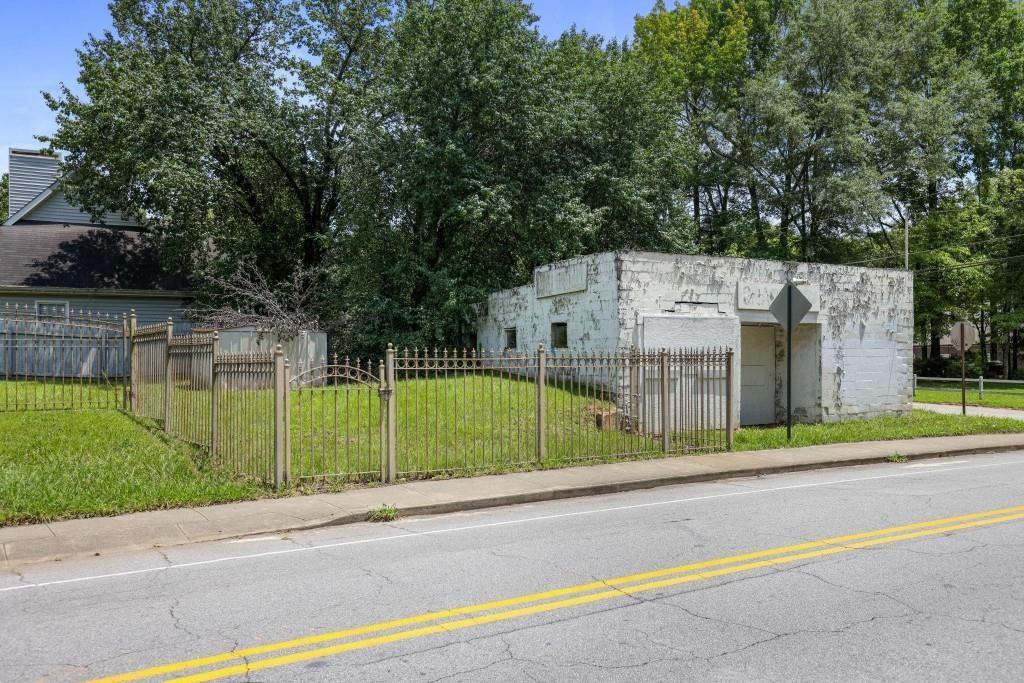 1917 Defoor Avenue Northwest Atlanta, GA 30318 - Photo 19 of 35 a view of a houses with a backyard