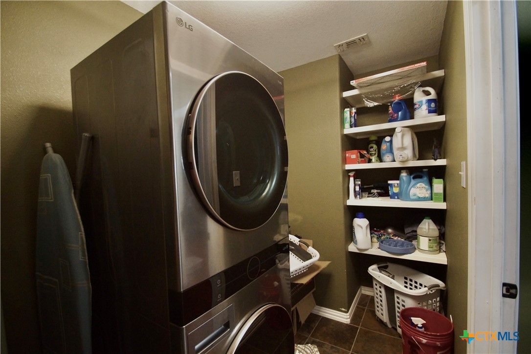 27 Stehle Road Victoria, TX 77905 - Photo 33 of 34 a close view of shoes stand and cabinets
