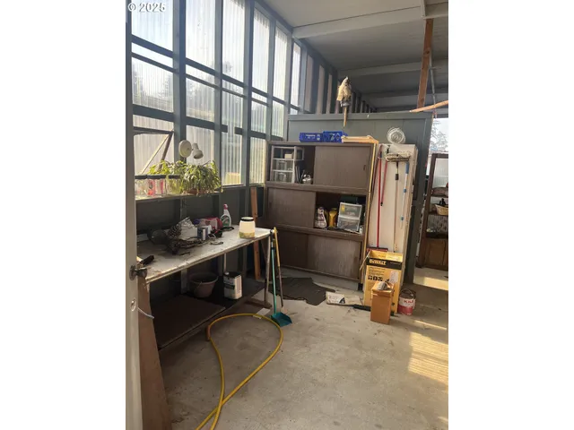 a view of an outdoor space